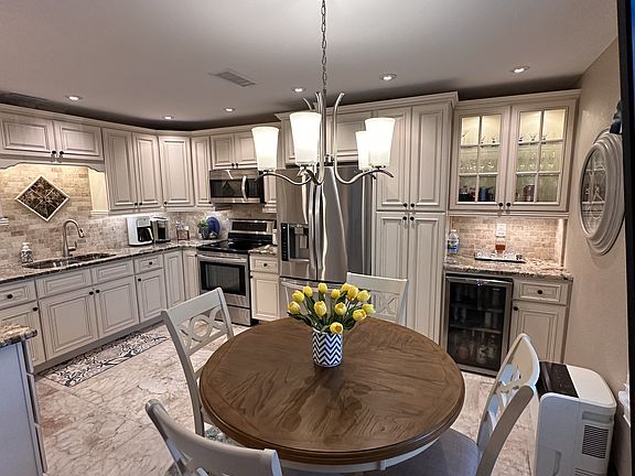 3rd image of 4814 Beach Dr SE