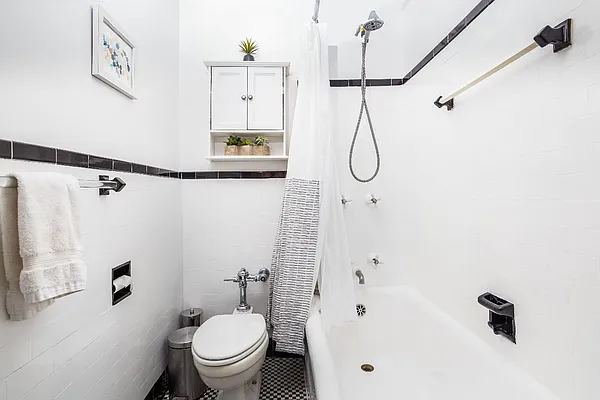 Sold by Real Direct | media 5