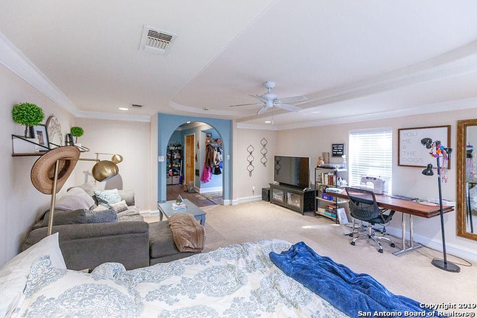 Main living room/bedroom area.