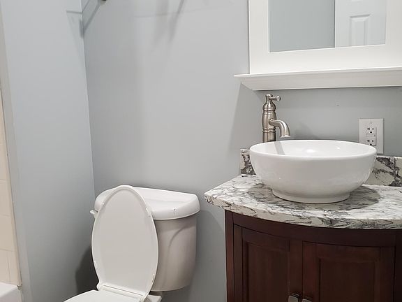 5th image of 534 S Dunlop St #1
