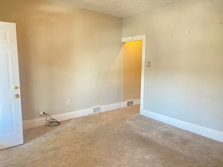 300 W 13th Ave — Photo 3