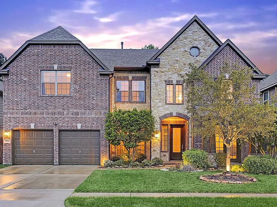 Luxury Fully Furnished Executive Home | Office, Theater Room & Pool Access | Near Exxon, Grand Parkway, Woodlands & IAH