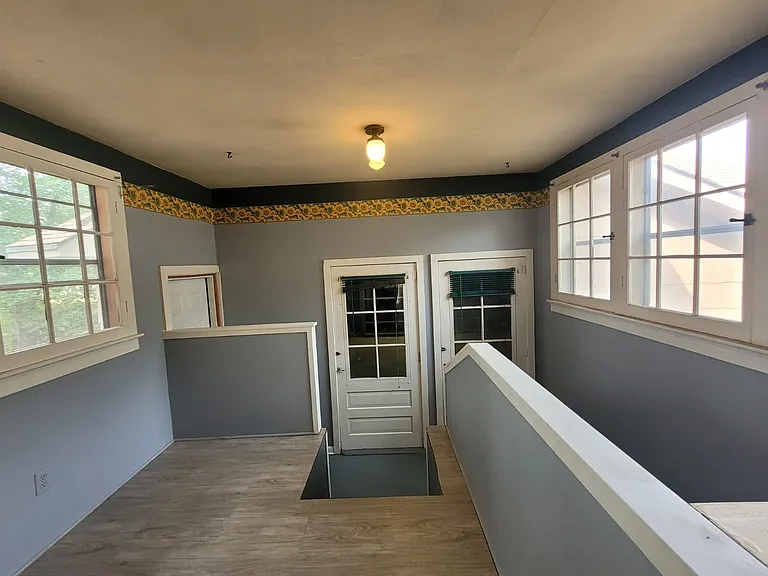 3115 E Seedling Mile Rd — Photo 4
