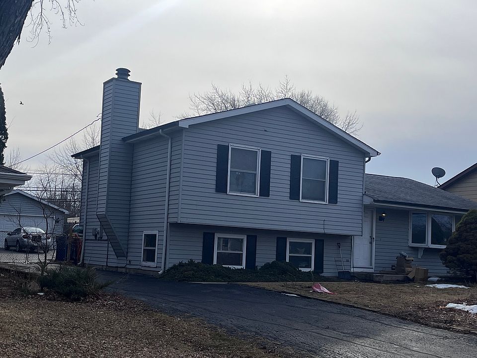 2nd image of 37227 N Hillside Dr