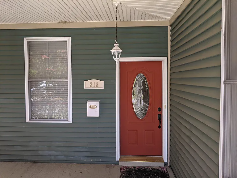 218 W 32nd St — Photo 2
