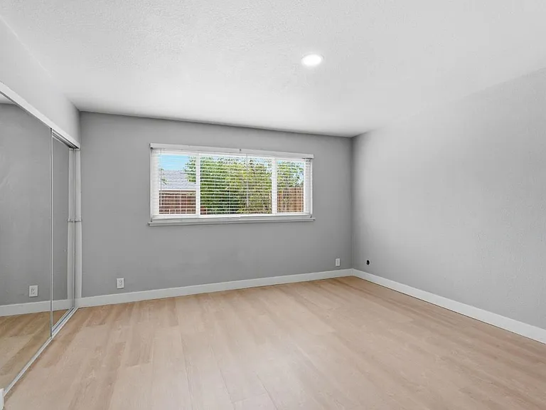 1857 Macduee Way — Photo 24