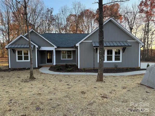 1928 Friendly Ln, Newton, NC 28658