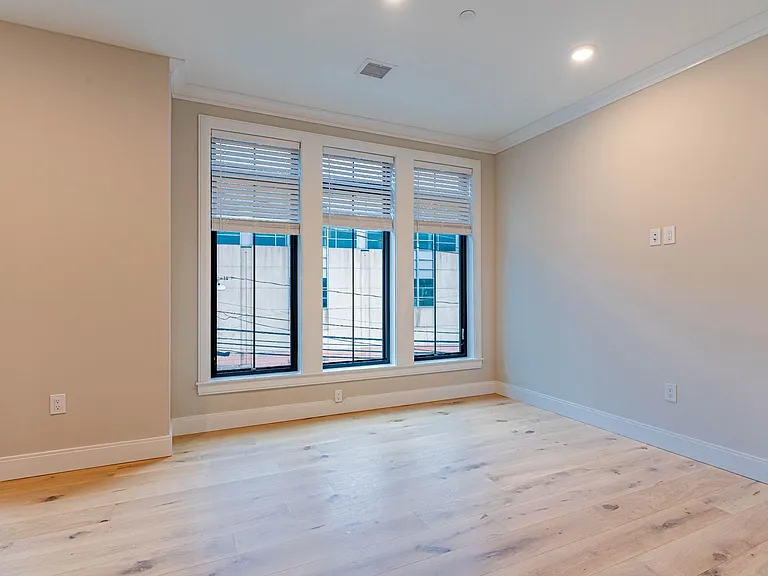 157 Everett St #309 — Photo 6