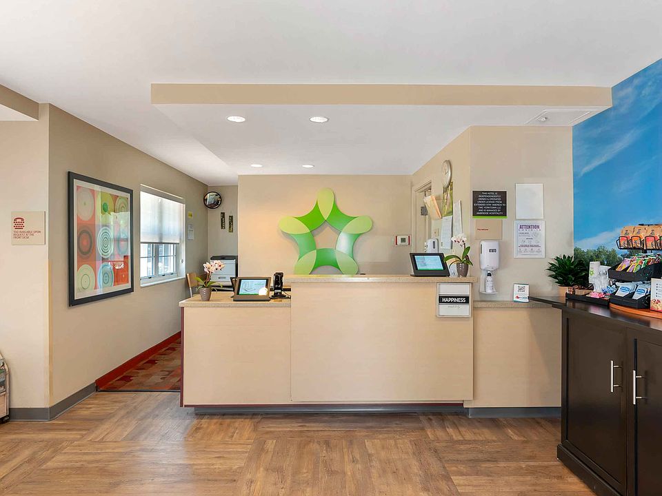 Lobby and Guest Check-in