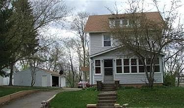 1st image of 213 Jefferson St E