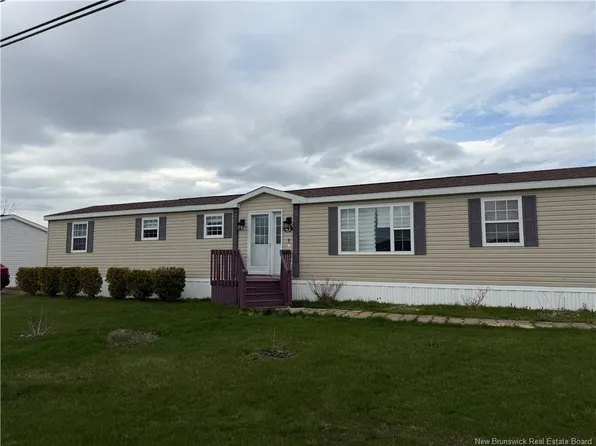 42 Tracadie Dr, Dieppe, NB E1A 8P2