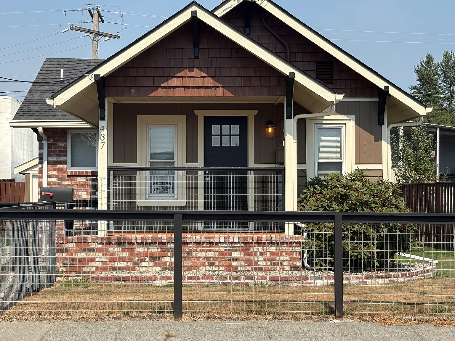 2 bed, 720 sqft, $2,400 — Photo 1