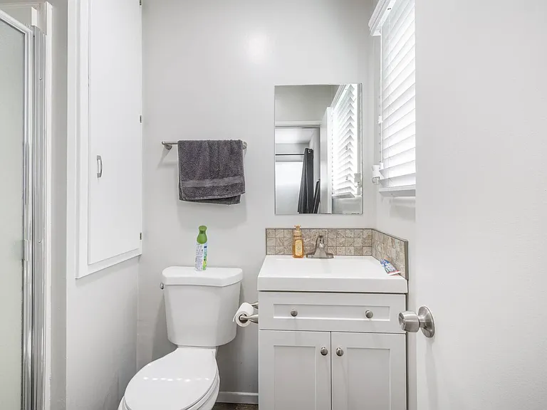 5711 E 2nd St #5 — Photo 7