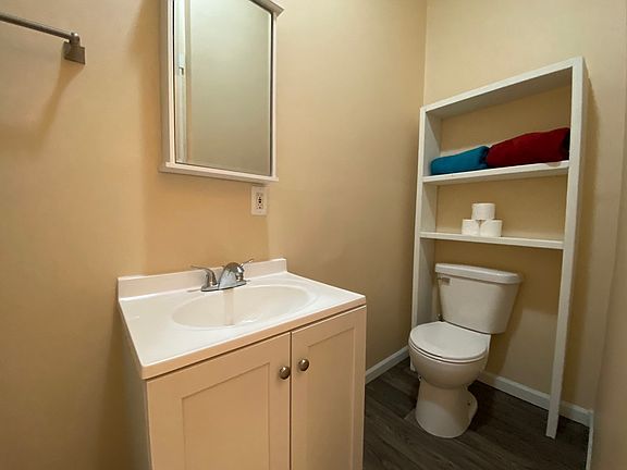 5th image of 114 E Main St #2