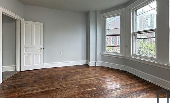 4th image of 441 E Walnut Ln APT 2