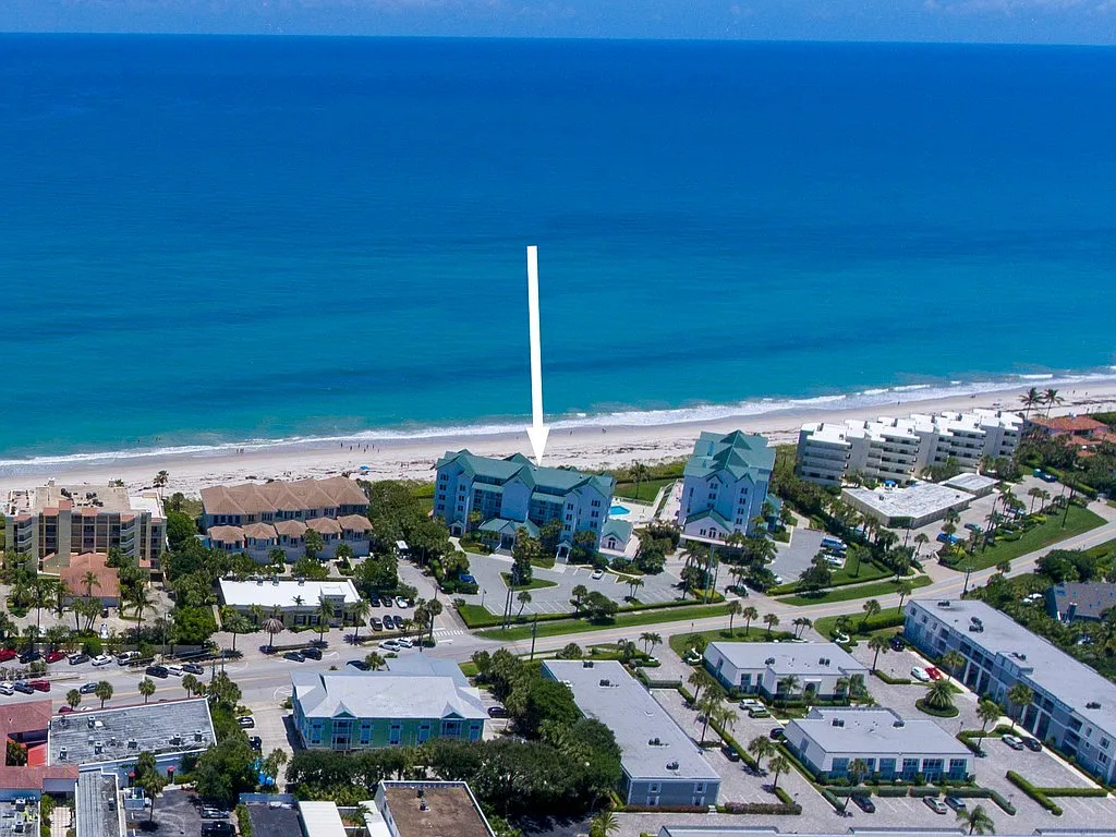 Building Photo - 2700 Ocean Dr #102