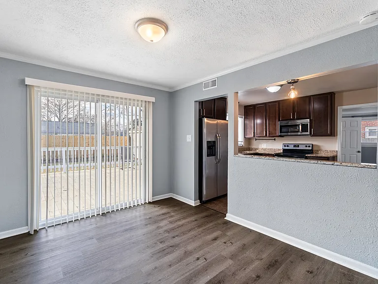 2249 Corbett Ave — Photo 22