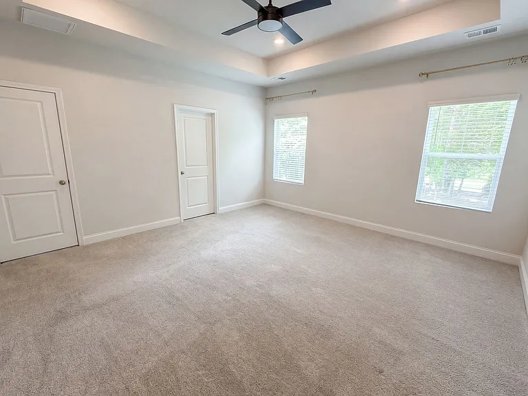 1205 Black Walnut St — Photo 5
