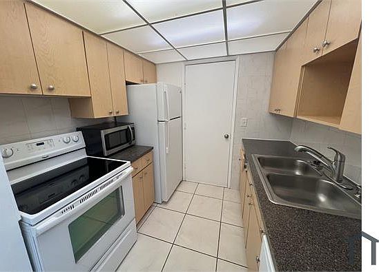 1st image of 300 SE 11th Ave APT 111