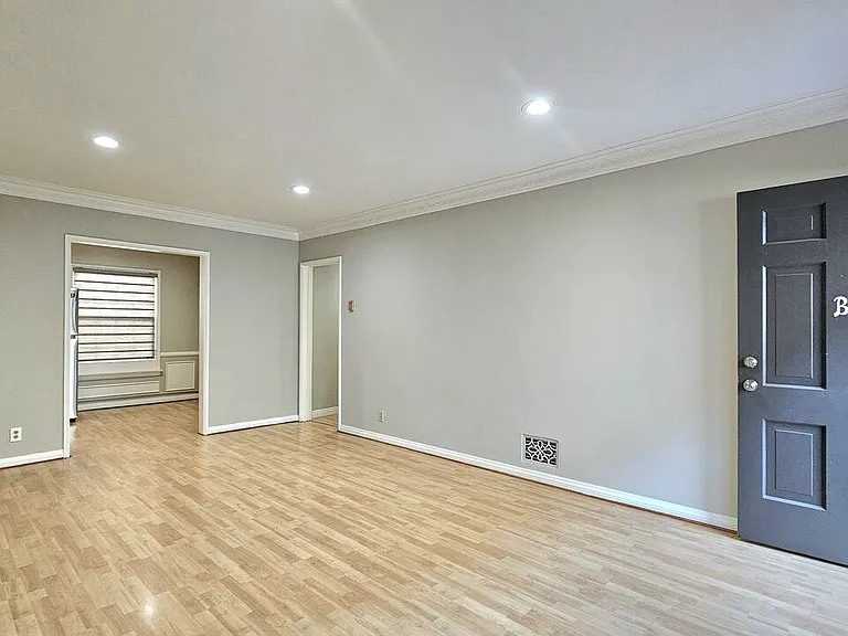 1022 S Norton Ave #B — Photo 3