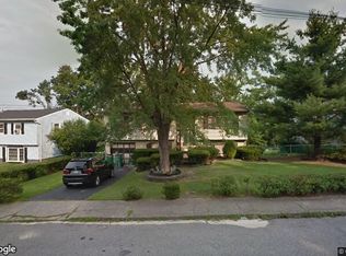 17 Crescent Dr, Beacon, NY