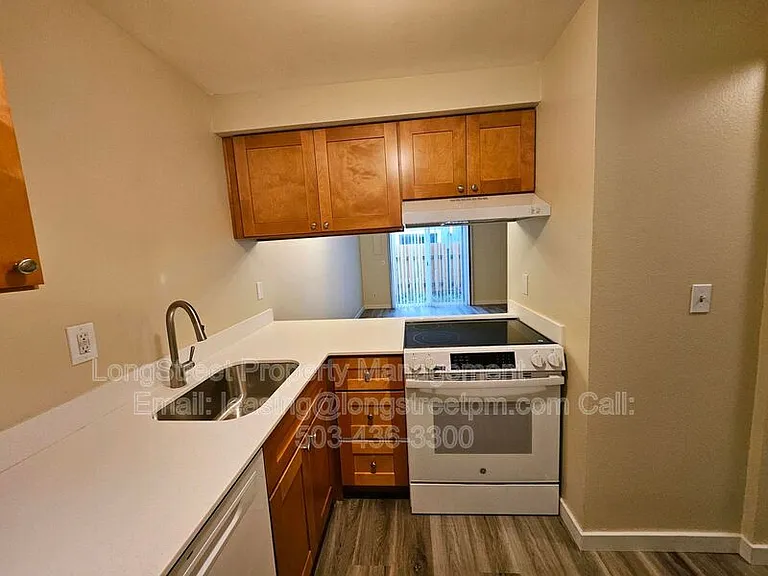 3211 SE Wake St #1 — Photo 3