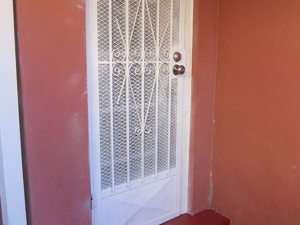 1st image of 908 N Estrella St