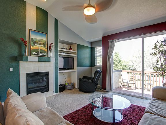 lofted ceilings & fireplace 