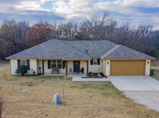 172 Valley Lake Ln, Springtown, TX 76082