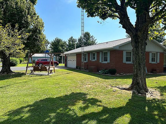 2nd image of 4072 N Hornady Park Ln