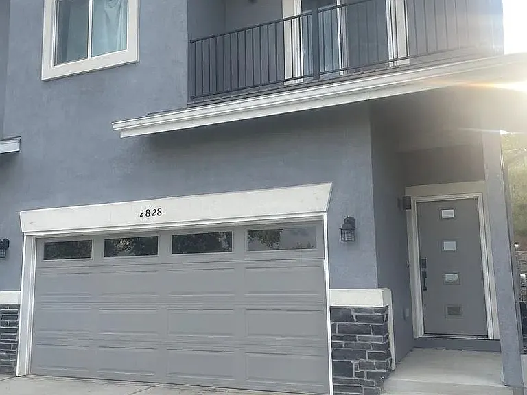 2828 Straus Ln — Photo 1
