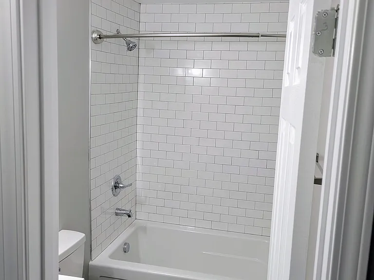 520 N Wilson Ave — Photo 8