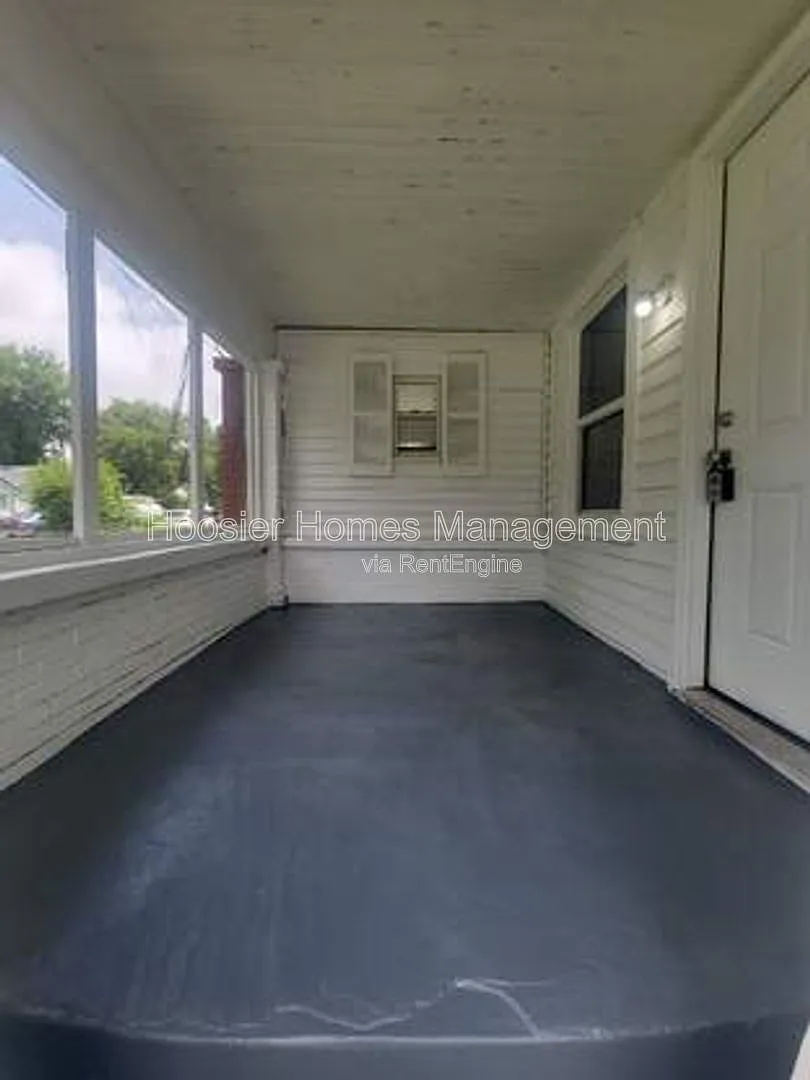 1 bed, 1.0 bath, 702 sqft, $900 — Photo 2