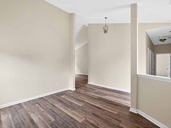 5th image of 368 Yukon Dr