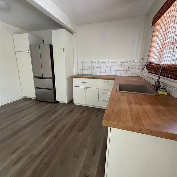 209 W Emily St — Photo 5