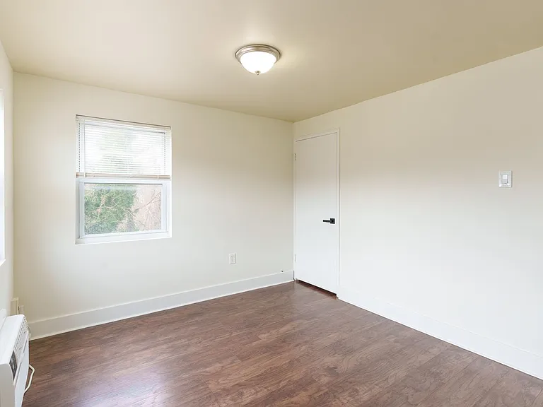 Moorestown Oaks — Photo 15