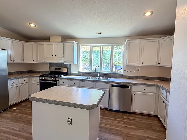 25120 Charina Ln — Photo 1