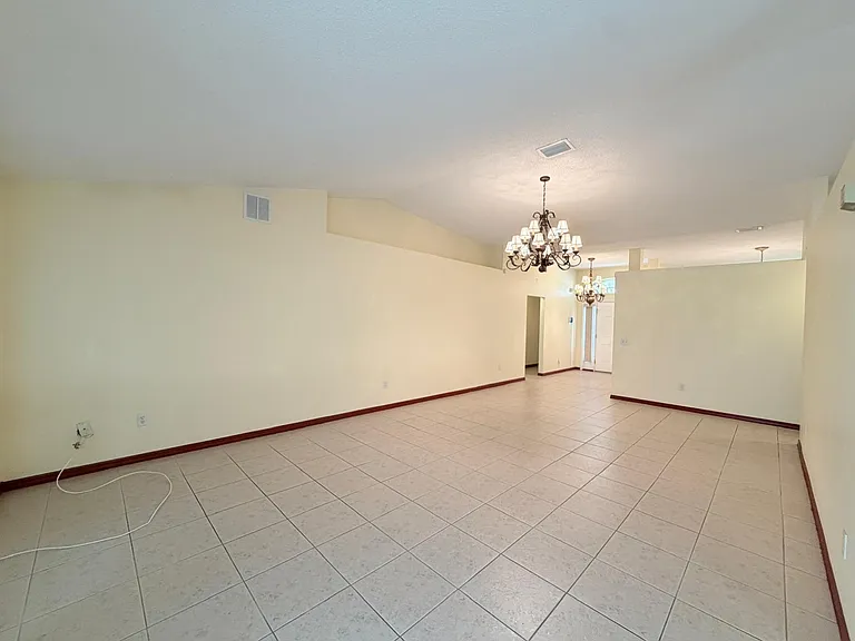 1613 SW Whipple Ave — Photo 20