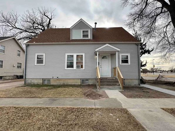 416 W 4th St, Hays, KS 67601