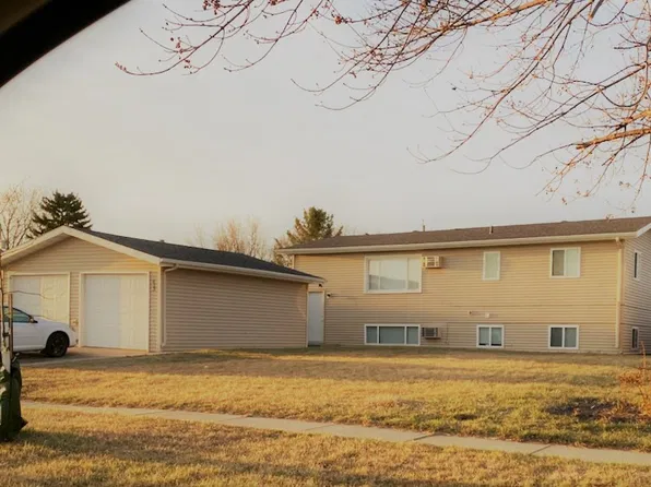 3 Bed / 2 Bath in West Fargo!, 613 2nd Ave E #2, West Fargo, ND 58078
