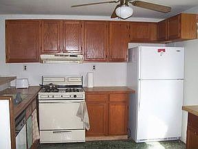 2nd image of 36 Fern St