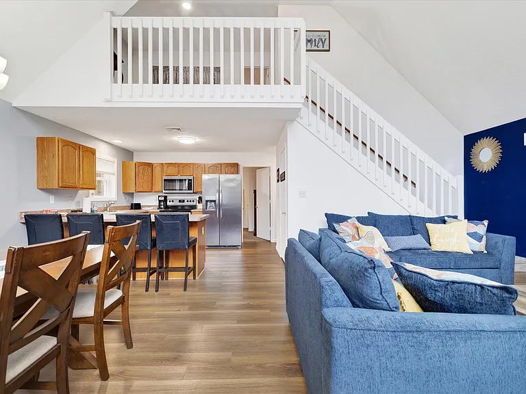 309 Stroud Ct — Photo 8