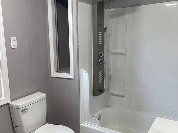 724 Railroad St, Derry, PA 15627