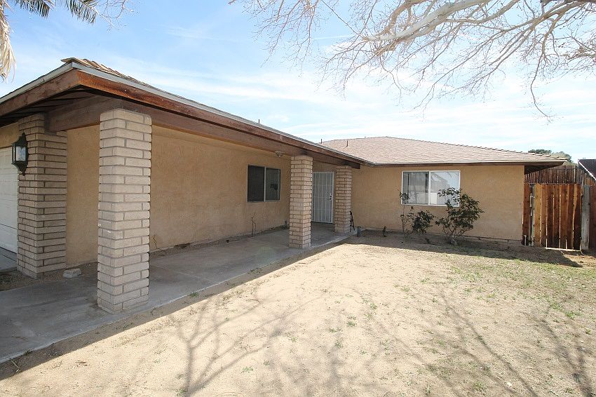 1st image of 560 Stanford Dr