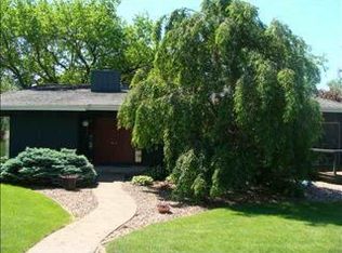 19421 Great Crane Rd, Bloomington, IL 61704