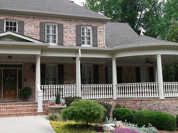 Front lower property with cupula