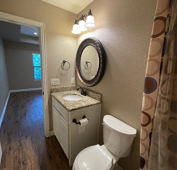 408 W Johnson St — Photo 11