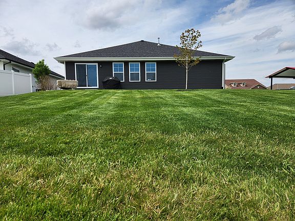 5th image of 6121 Park View Dr