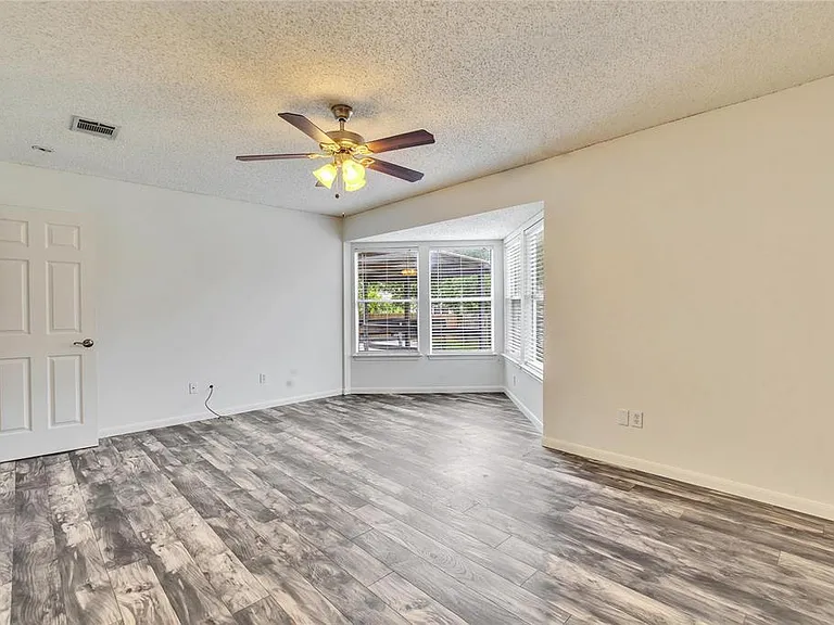 908 Dogwood Trl — Photo 6