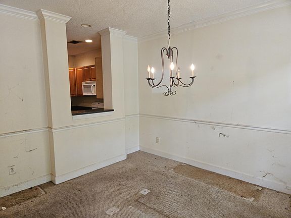3rd image of 2827 Sweetleaf Ln